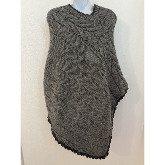 Poncho Cape Soft Wool Women Gray Chunky Knit Buttons Boho Lagonlook  Minimalist - Picture 4 of 5